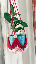 Load image into Gallery viewer, Plant Hanger - Pink and Fuschia
