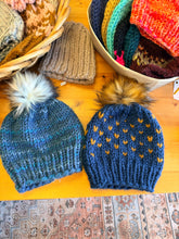 Load image into Gallery viewer, Chunky Beanie - Blue and Brown
