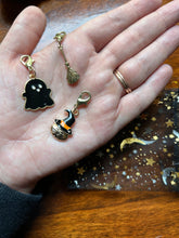 Load image into Gallery viewer, Stitch Markers - Halloween Ghost (gold)
