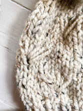 Load image into Gallery viewer, Chunky Daisy Beanie - Oatmeal

